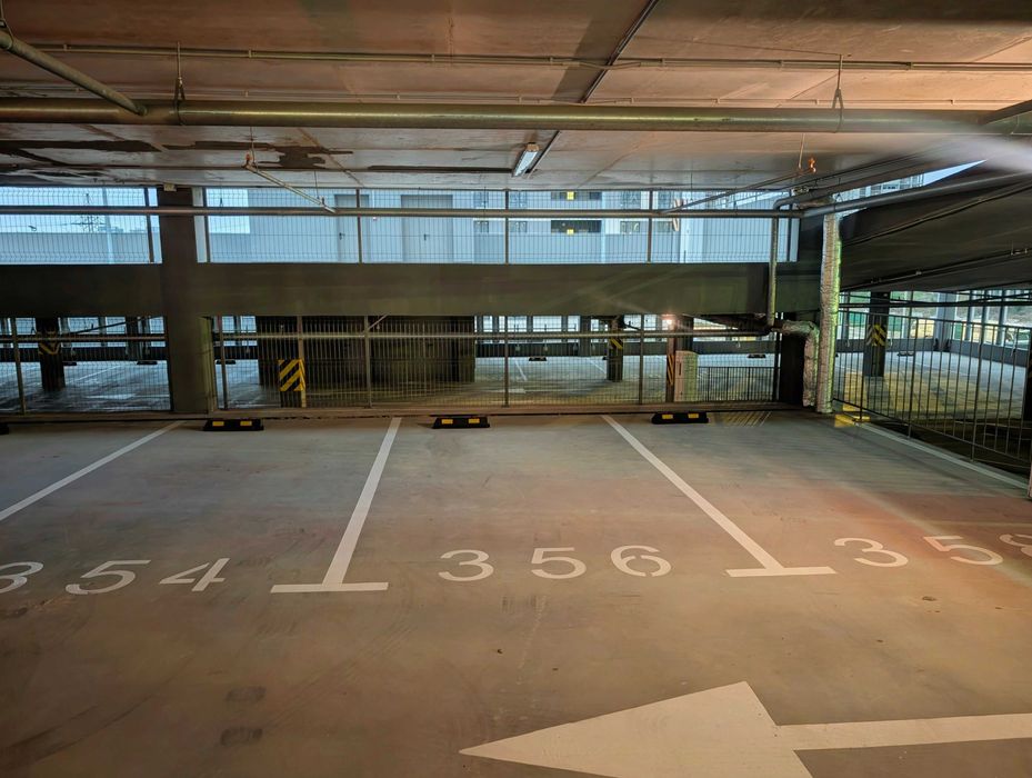 Оренда паркомісця, Варшавський 3, Всеволода Змієнка 32, паркінг 7.9