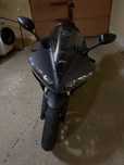 Yamaha R1 2005 con muitos extras