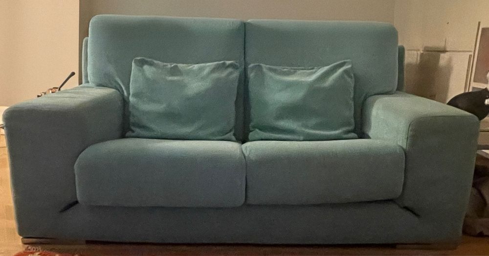 Sofá em bom estado de 2 lugares