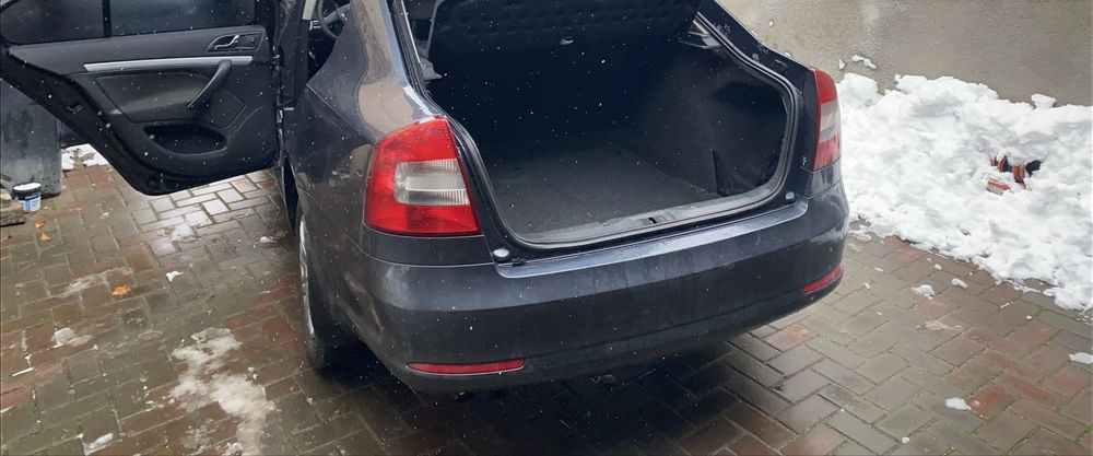 Skoda A5  1.8 TSI бензин MT