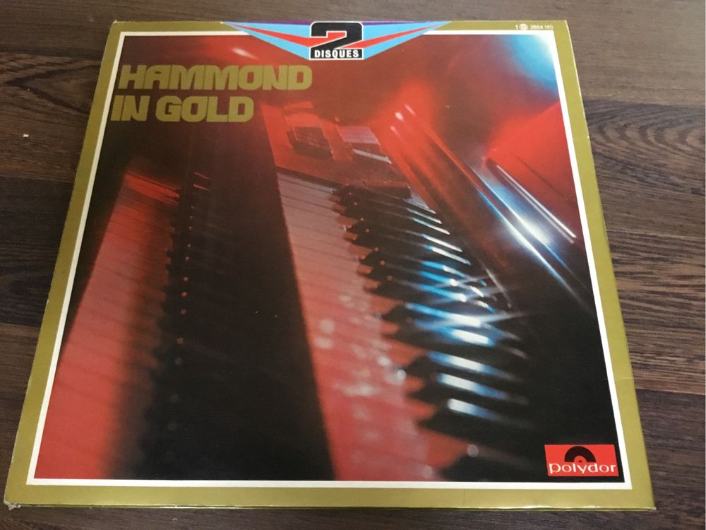 Hammond in gold winyl