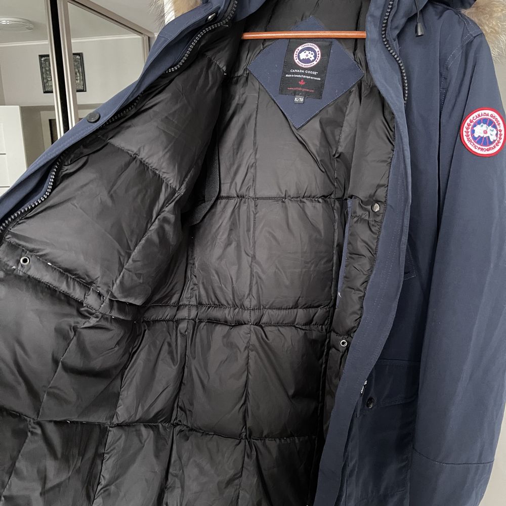 Зимова куртка жіноча CANADA GOOSE