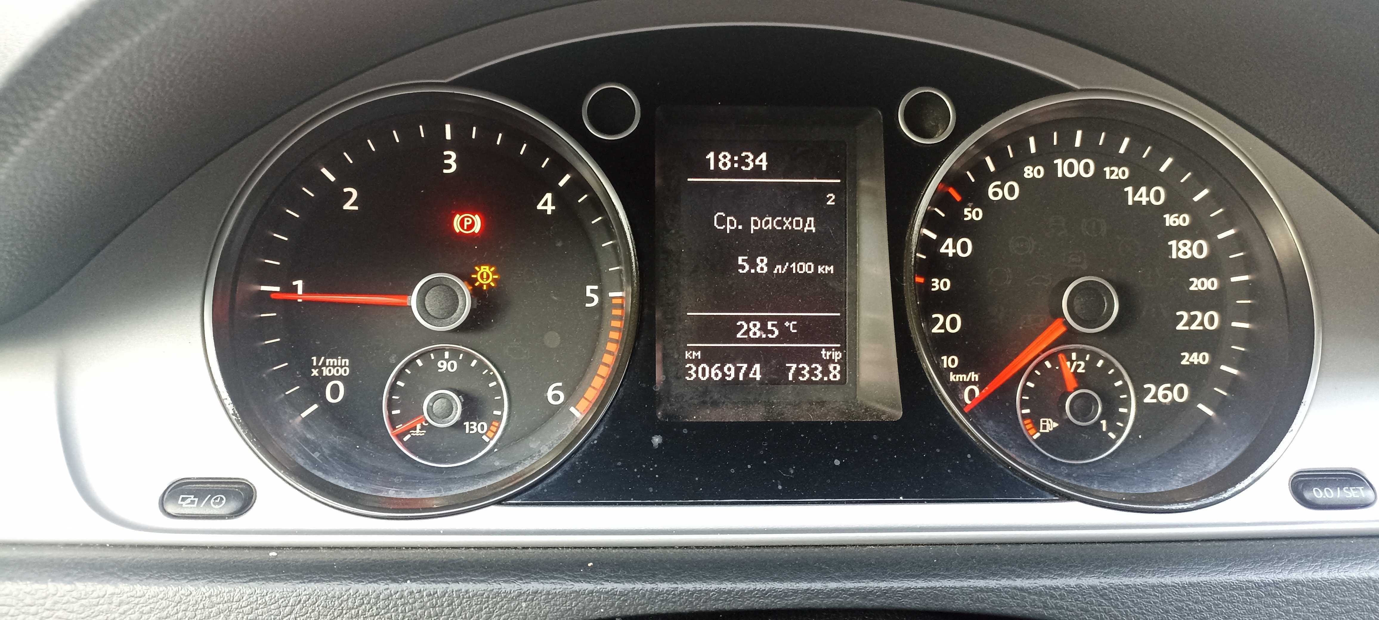 Volkswagen Passat B7 2013 2л дизель, механіка 6-ступ.