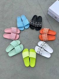 Женские шлепанцы Balenciaga Slides шлепки баленсиага сланцы шльопки