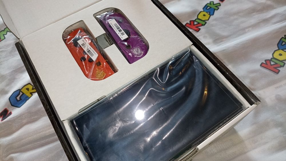 Konsola Nintendo Switch OLED edycja pokemon Scarlet / Violet jak nowa