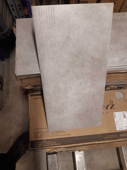 Stopnice, płytki schodowe 30x60 Paradyż Magnetik mat 1 gatunek