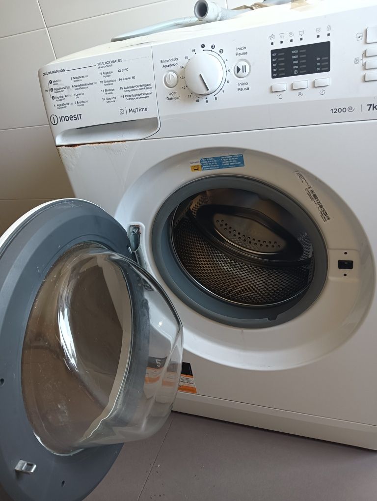 Máquina de lavar roupa
