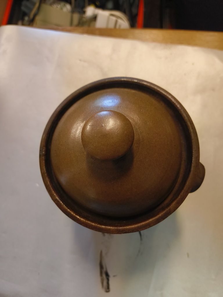Ceramiczny pojemnik na czosnek