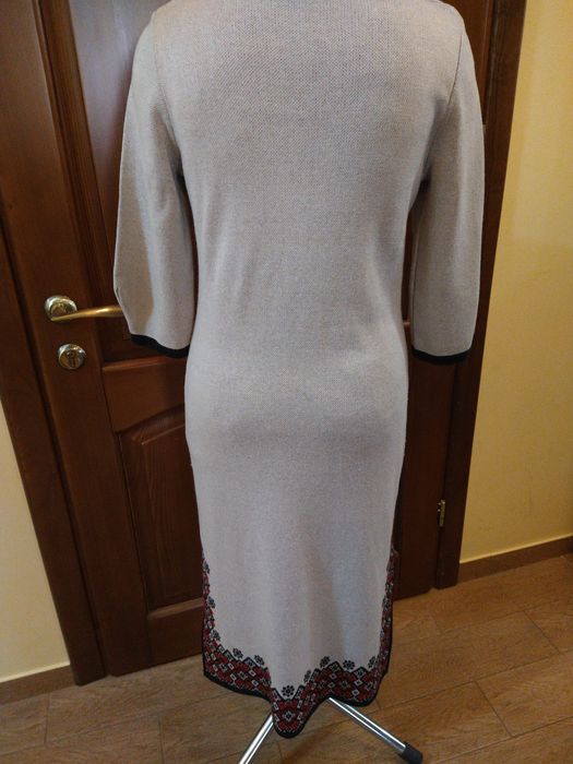 Вишита ( в'язана ,трикотажна ) сукня