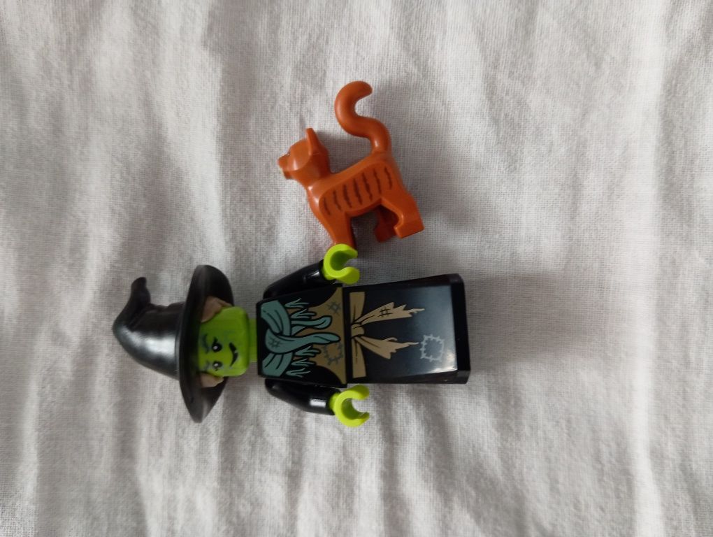 Lego figurka wiedźma czarownica z kotem