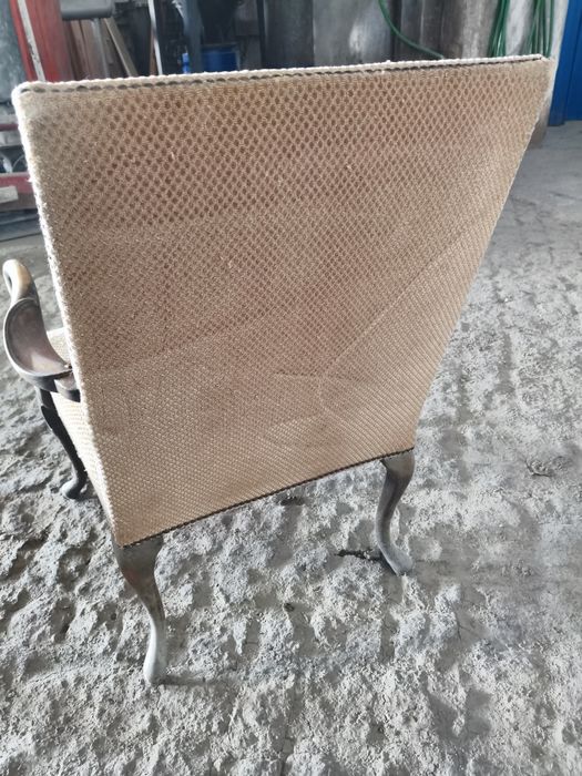 Cadeirões rústicos para restaurar