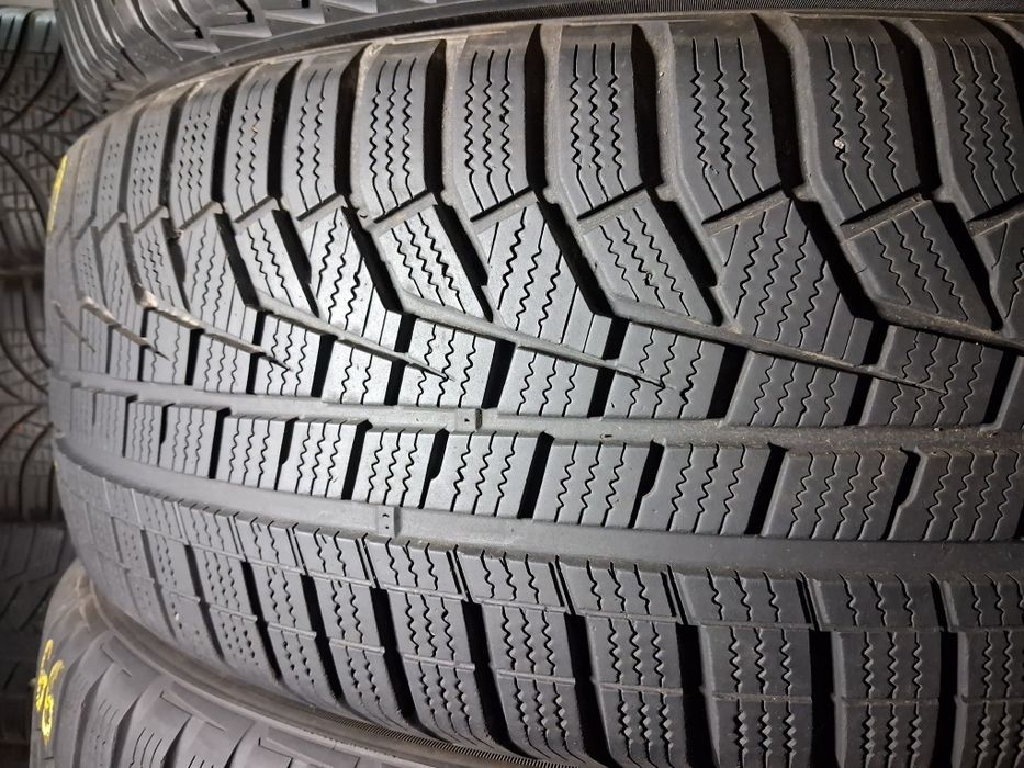 225/60 18 Hankook Icept Evo 2 шини б/у зима Комплект , Пара