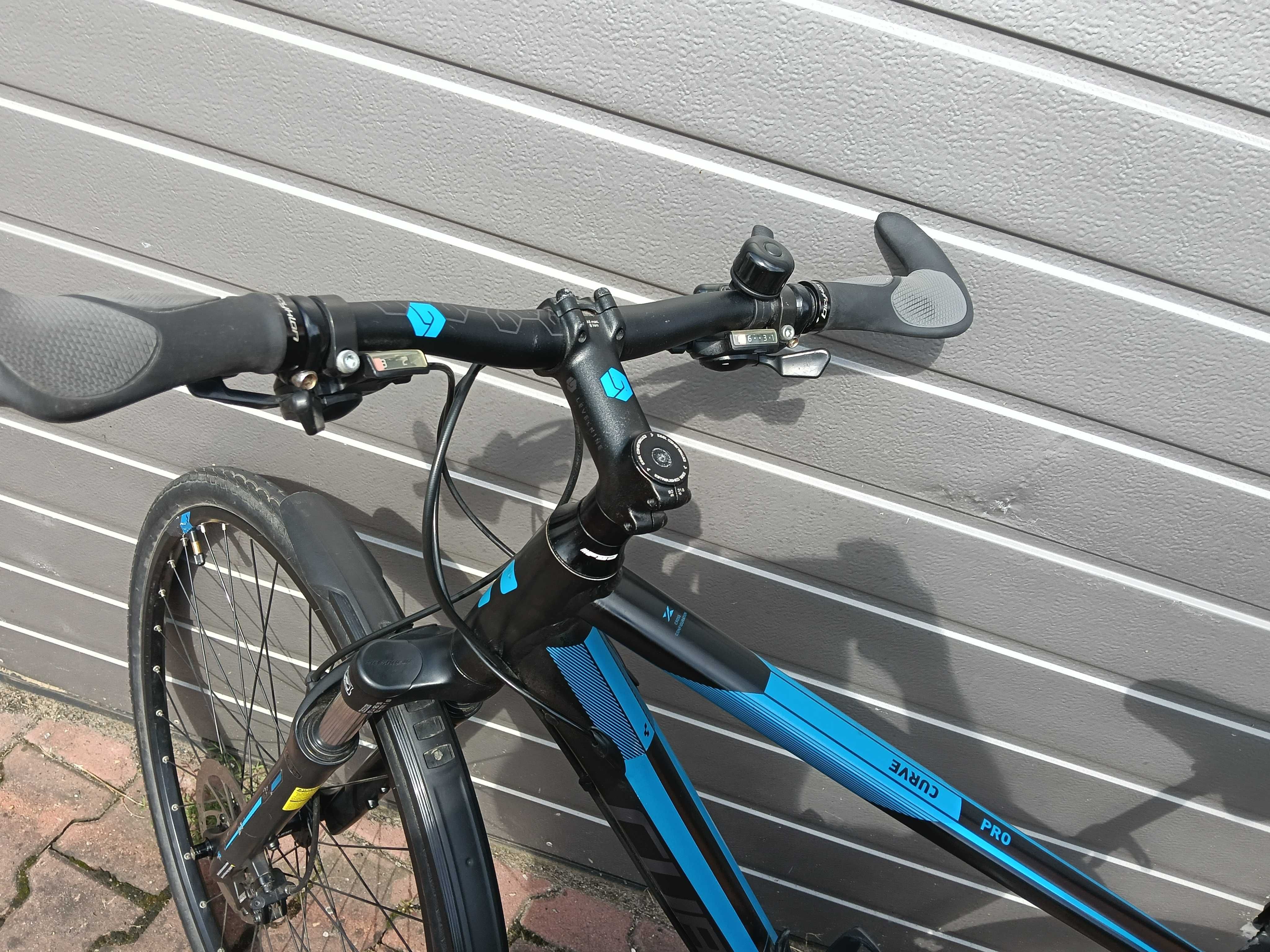 Sprzedam rower trekingowy CUBE Curve Pro