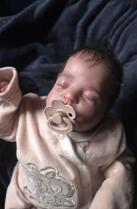 Realistyczna lalka Reborn od Yeterllen