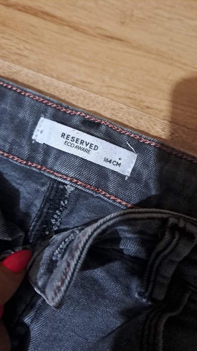Jeansy młodzieżowe Reserved