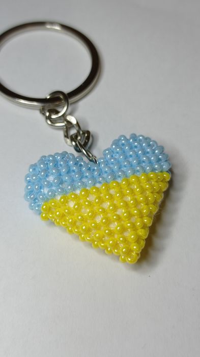 Патріотичний брелок.Вироби з бісеру.