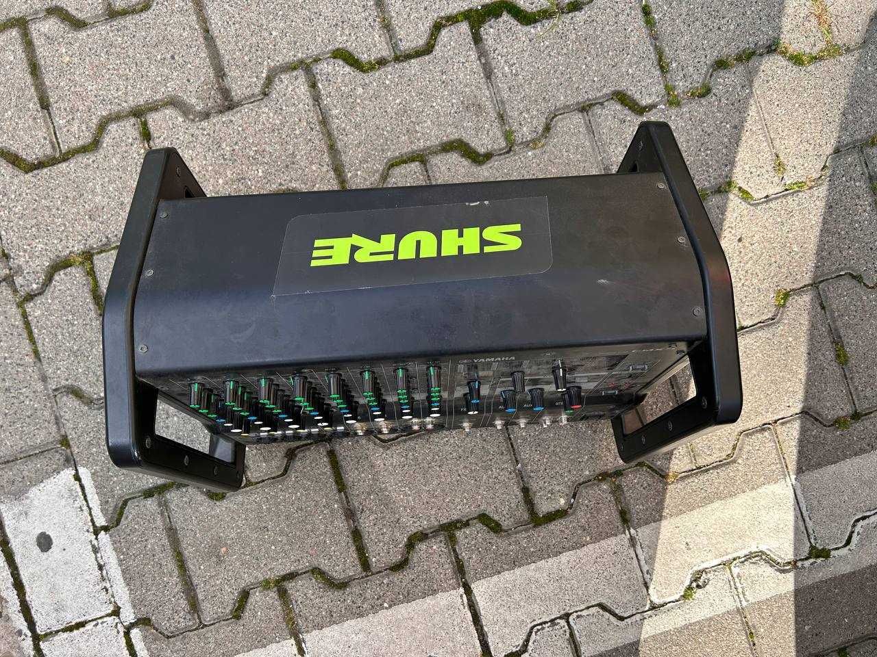 mixer Yamaha EMX5
