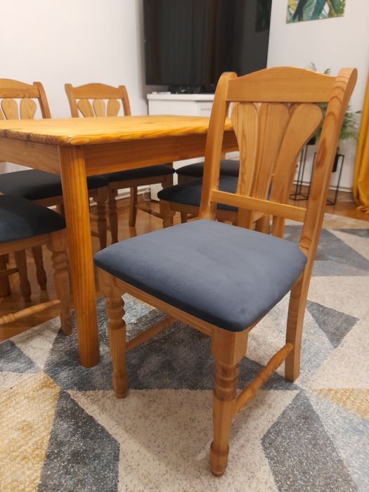 Zestaw stół z krzeslami