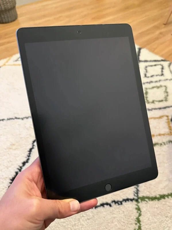 iPad 9a Geração 10.2" 64Gb WiFi (Com caixa e capa)