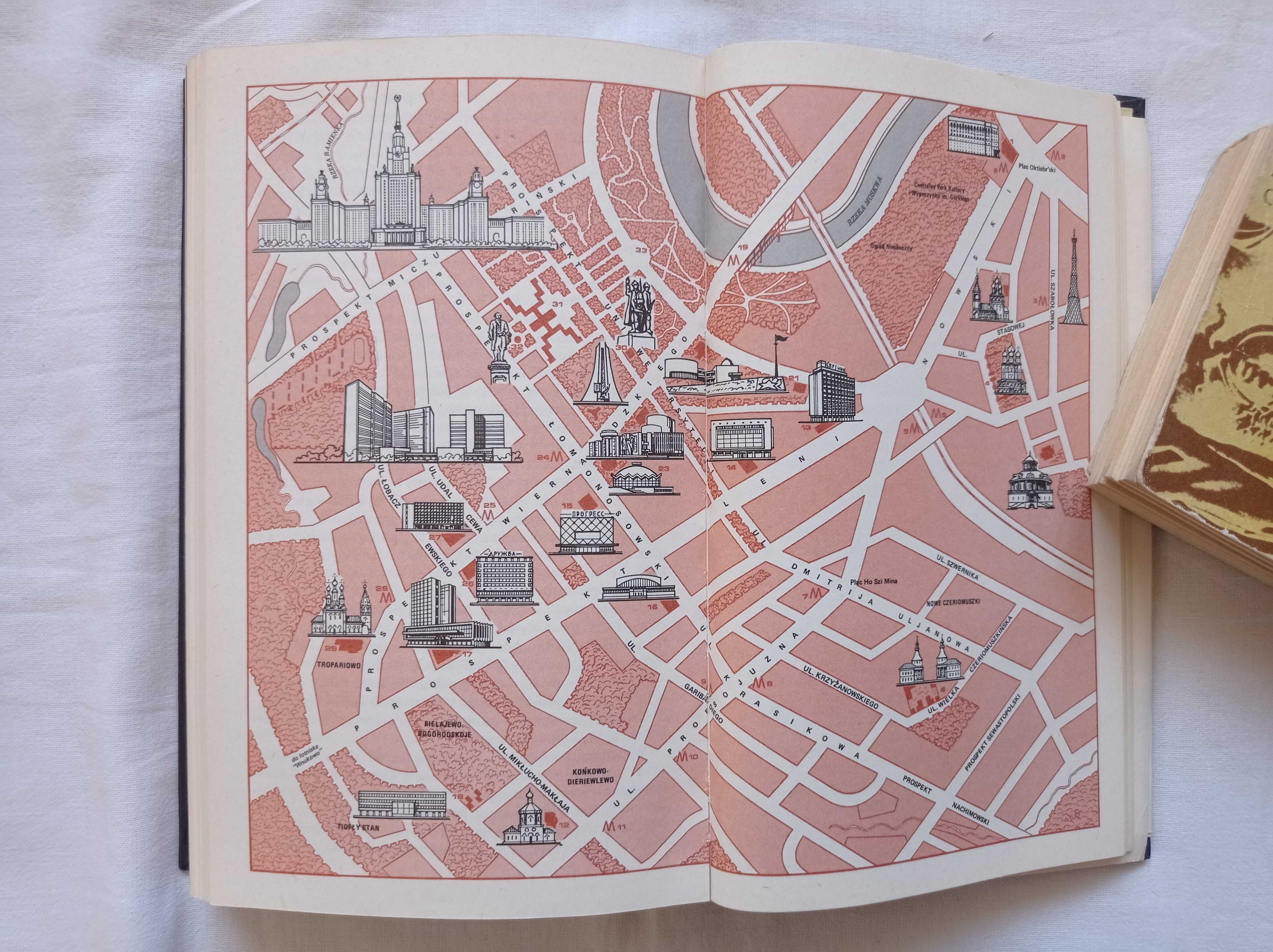 Emanuel Dwinski Moskwa i jej okolice przewodnik 1983 mapa