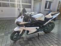 Motocykl Yamaha yzf r125