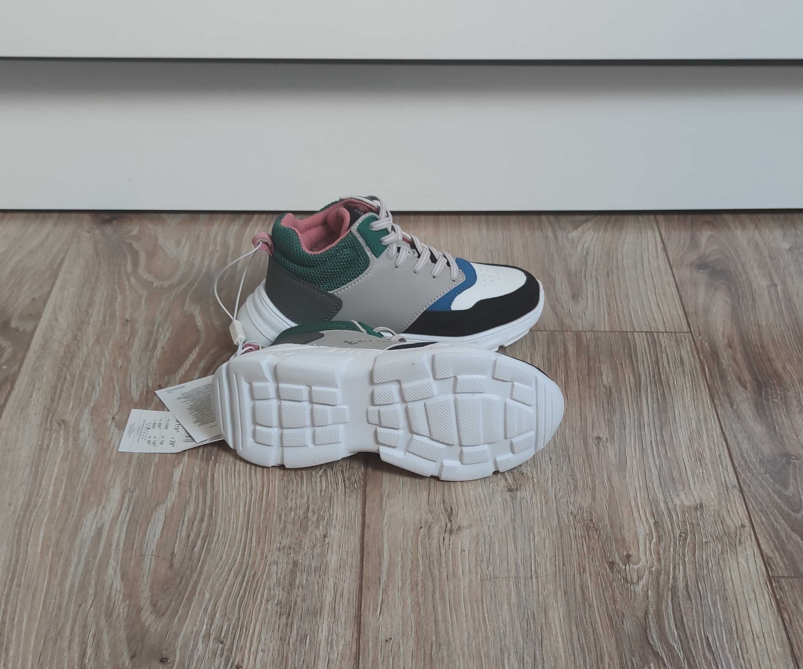 Nowe buty Reserved rozmiar 30