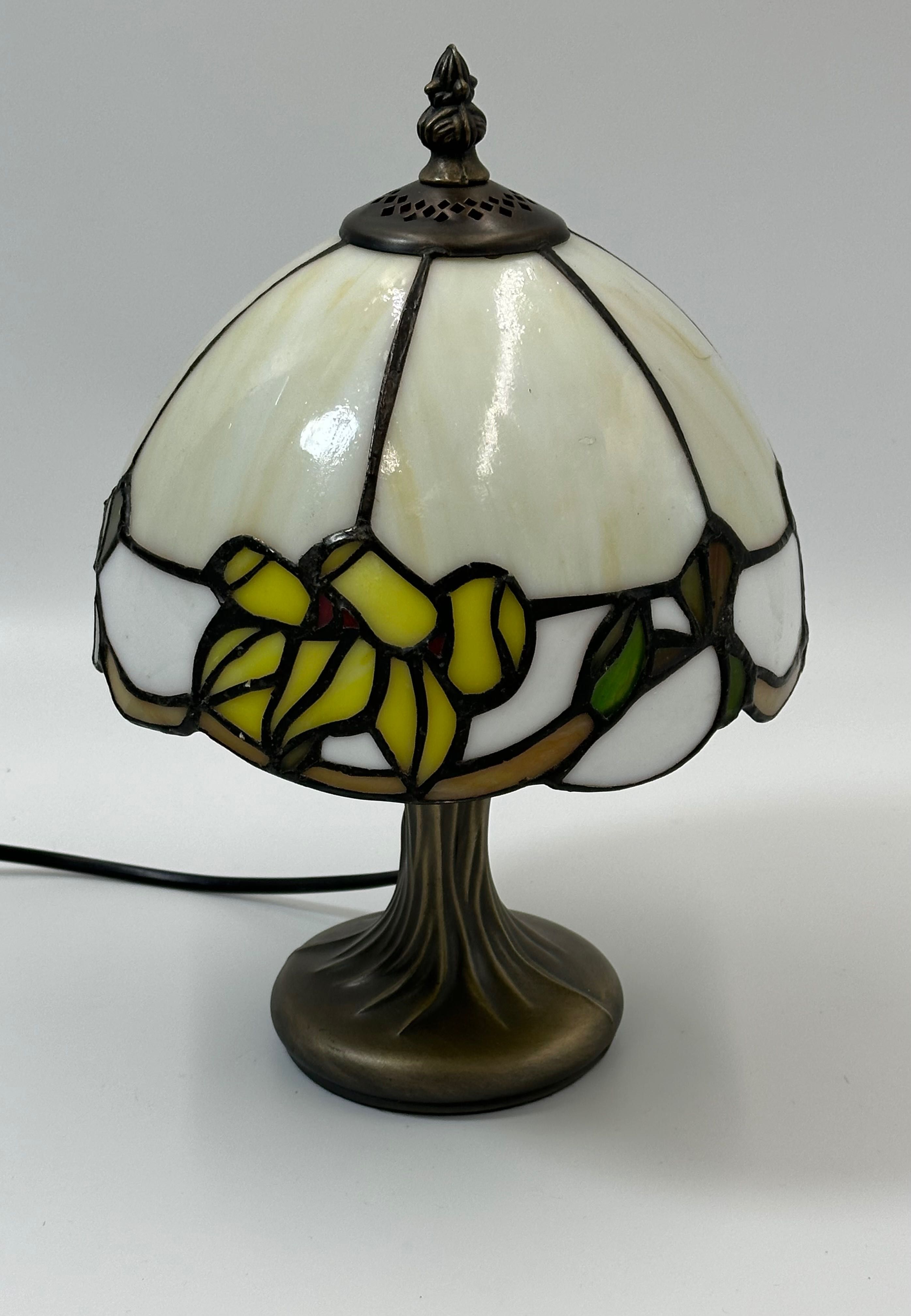 Lampka Vintage w stylu Tiffany Paul Neuhaus