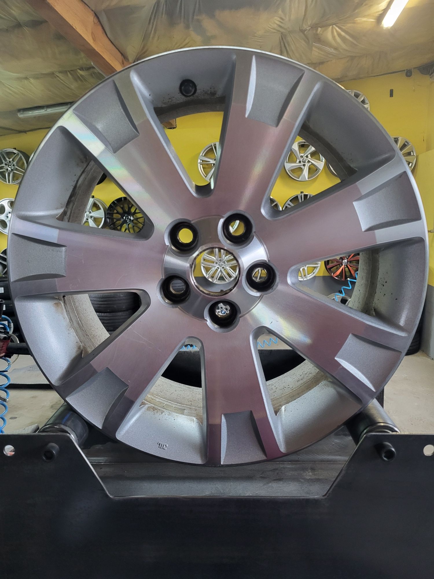 Felgi Aluminiowe 5x114,3 7Jx18 ET38 Mitsubishi Outlander