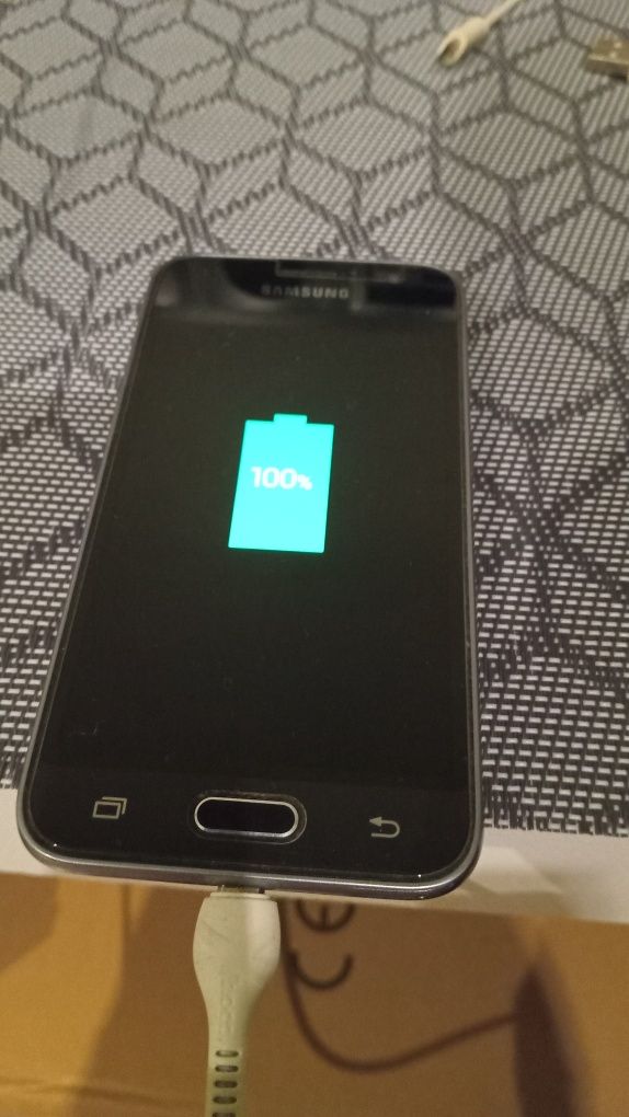 Продам рабочий тел.Samsung