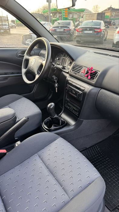 Skoda Octavia Tour Шкода Октавіа Тур 2004-05 р 1,6 MPI бенз 5МКПП