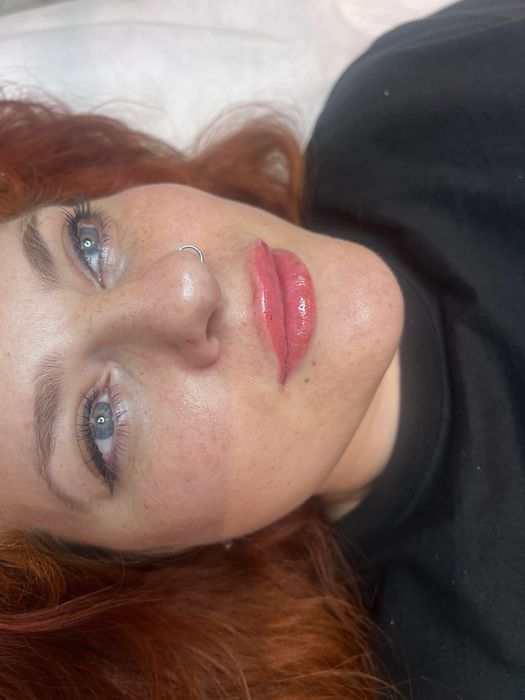 Збільшення губ 1500 грн.