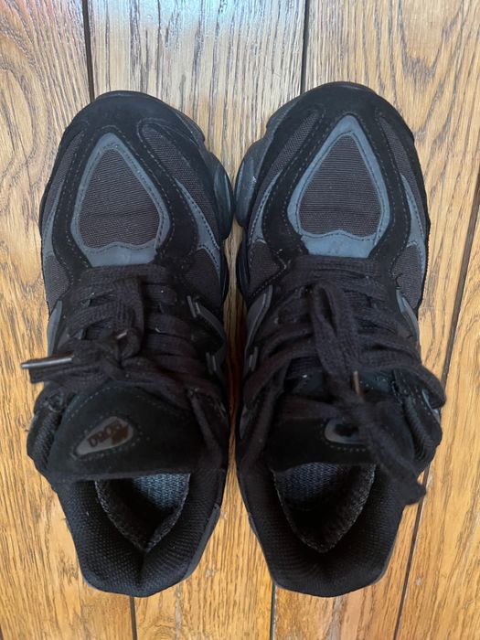 Продам кросівки трендові 2025