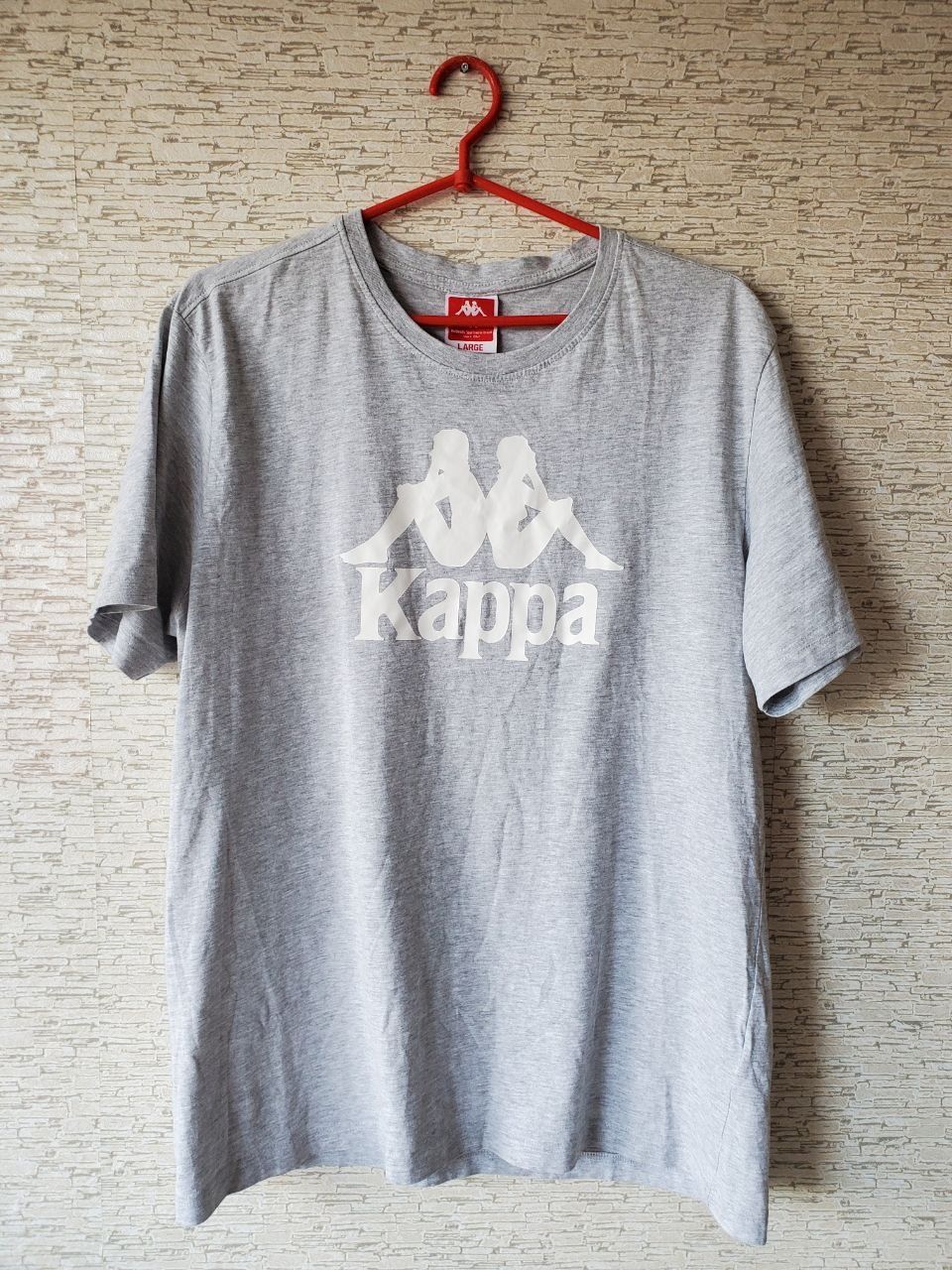 Футболка від бренду Kappa
