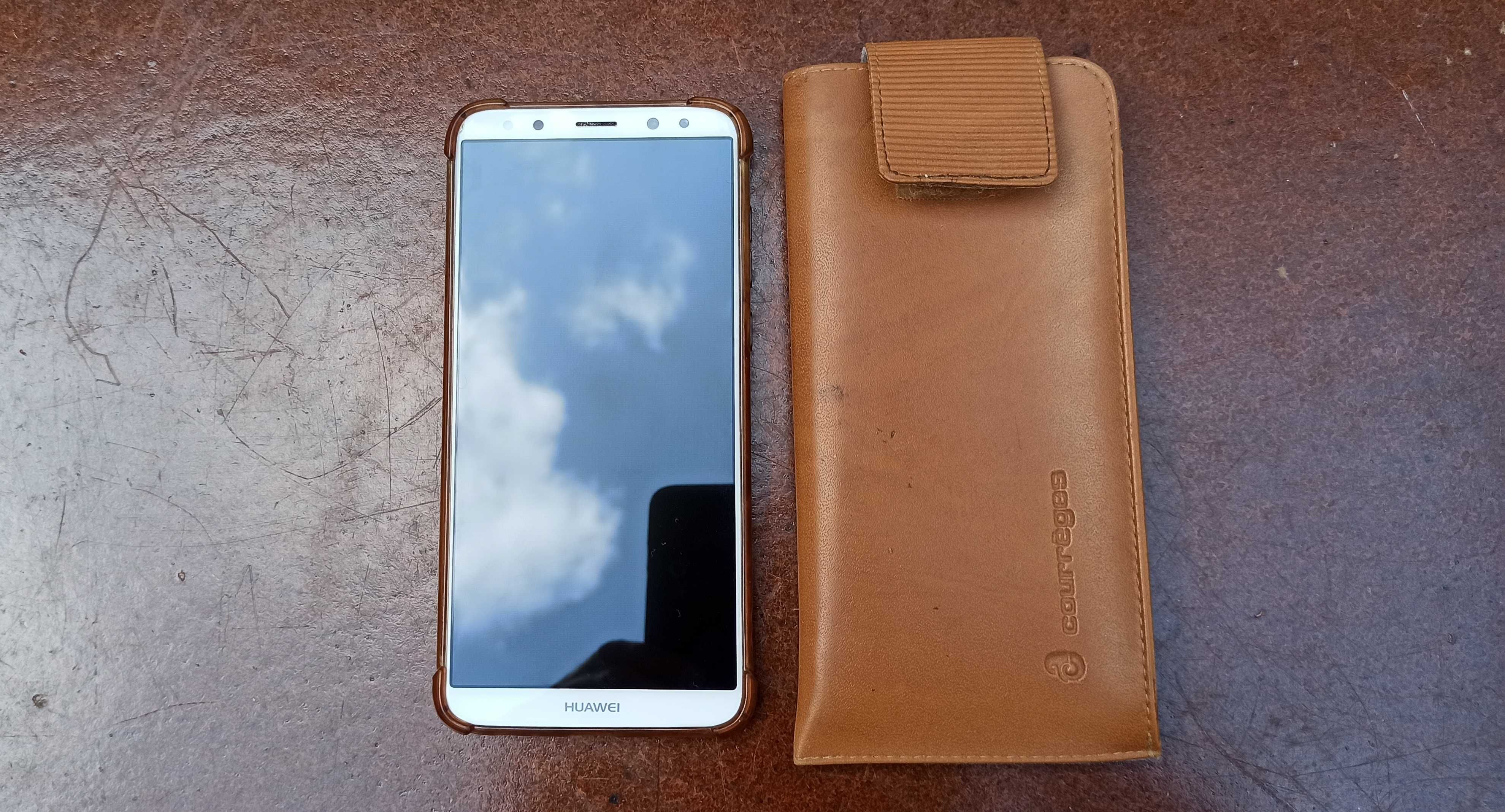 Смартфон Huawei Mate 10 Lite RNE-L21 на запчасти с чехлом Courreges