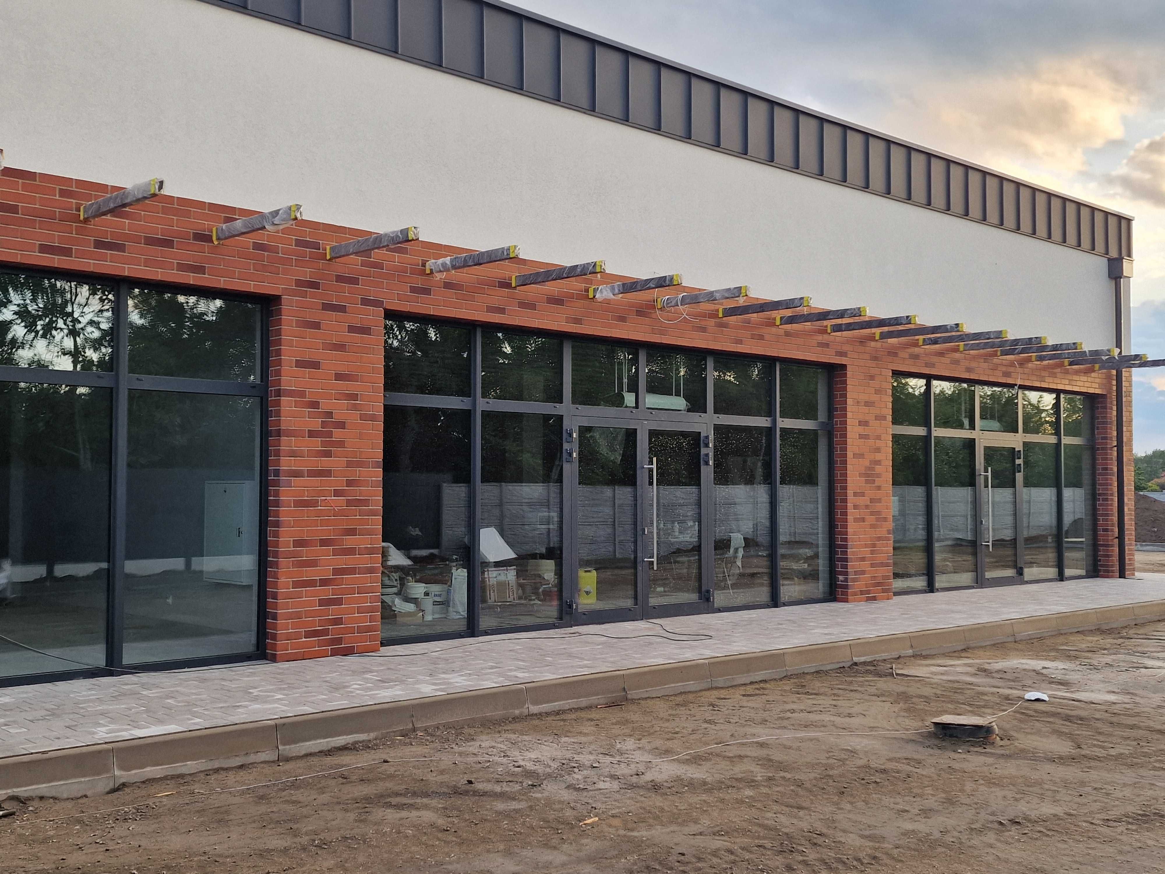 Lokale handlowo-usługowe w super lokalizacji 135 m2 i 170 m2