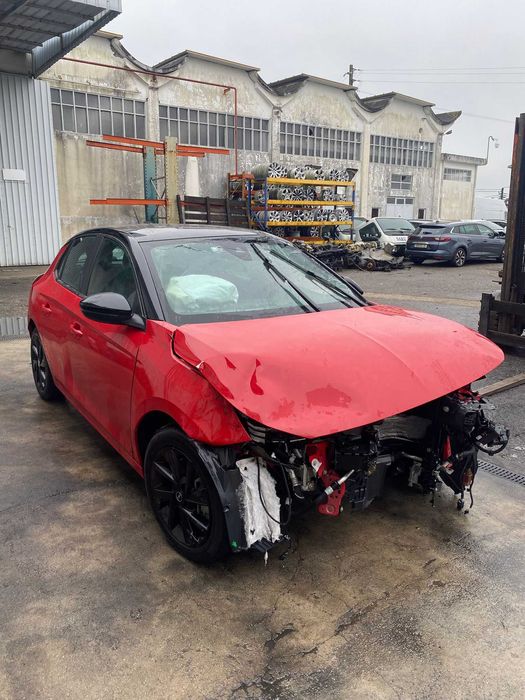 Salvado Opel Corsa F 1.2 MHEV Hybrid | 9.692 Km | 2024