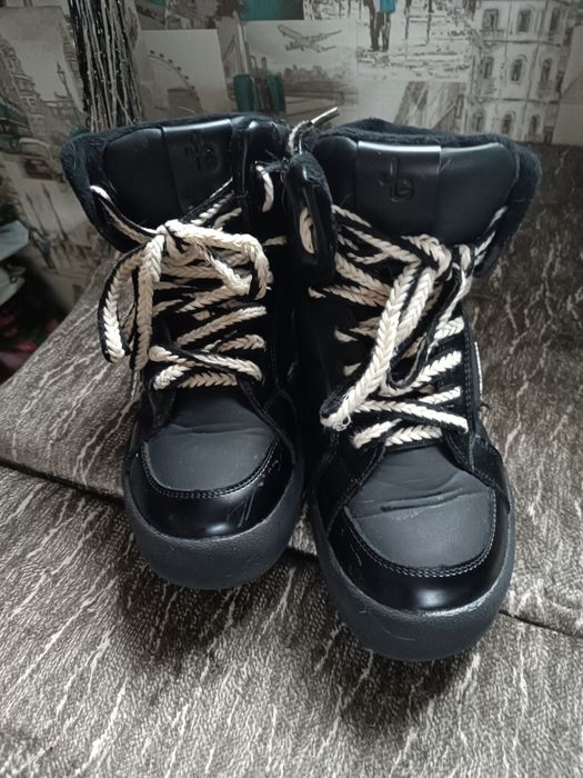 Сапожки для дівчинки