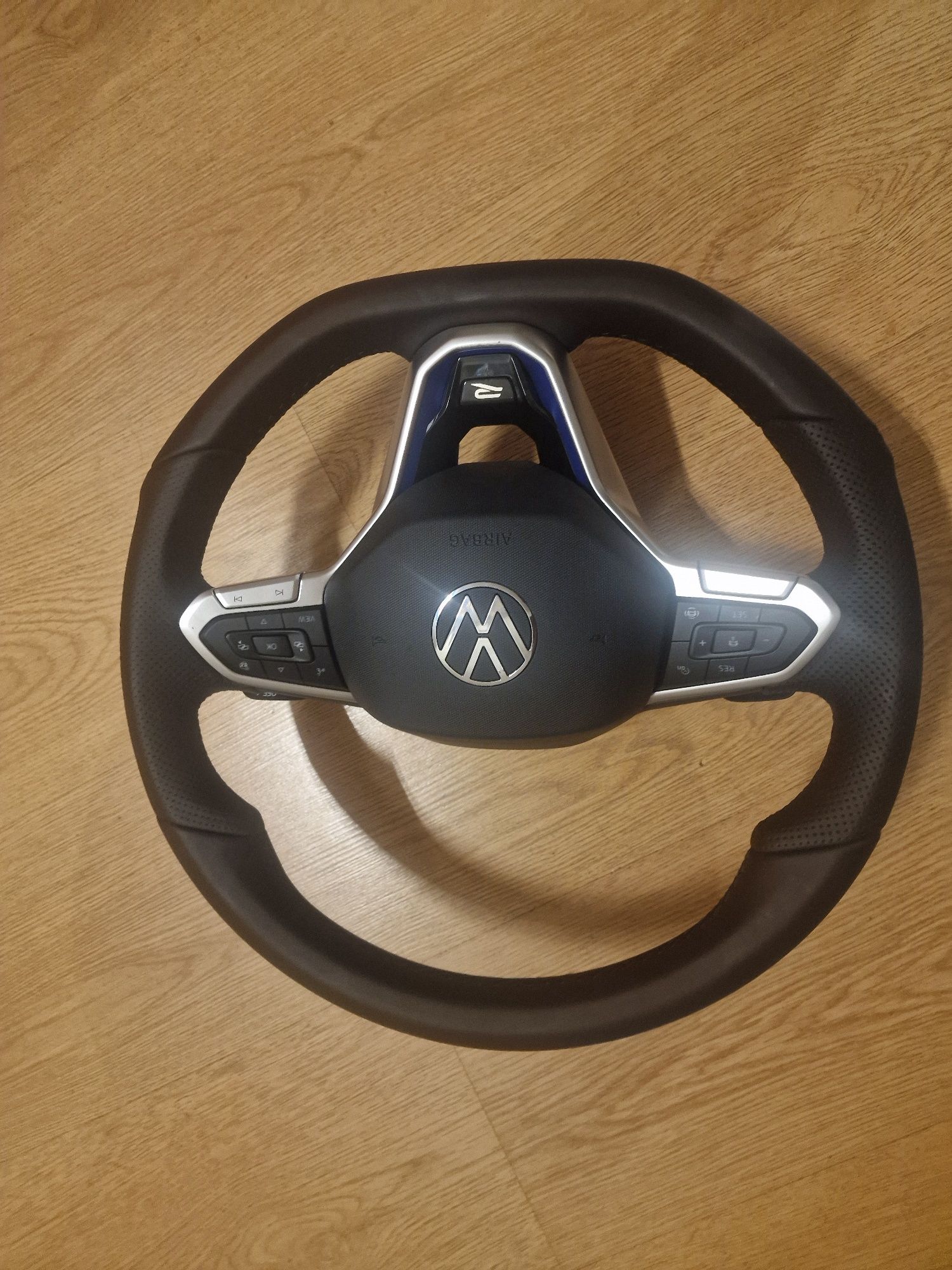 Vendo volante golf 8