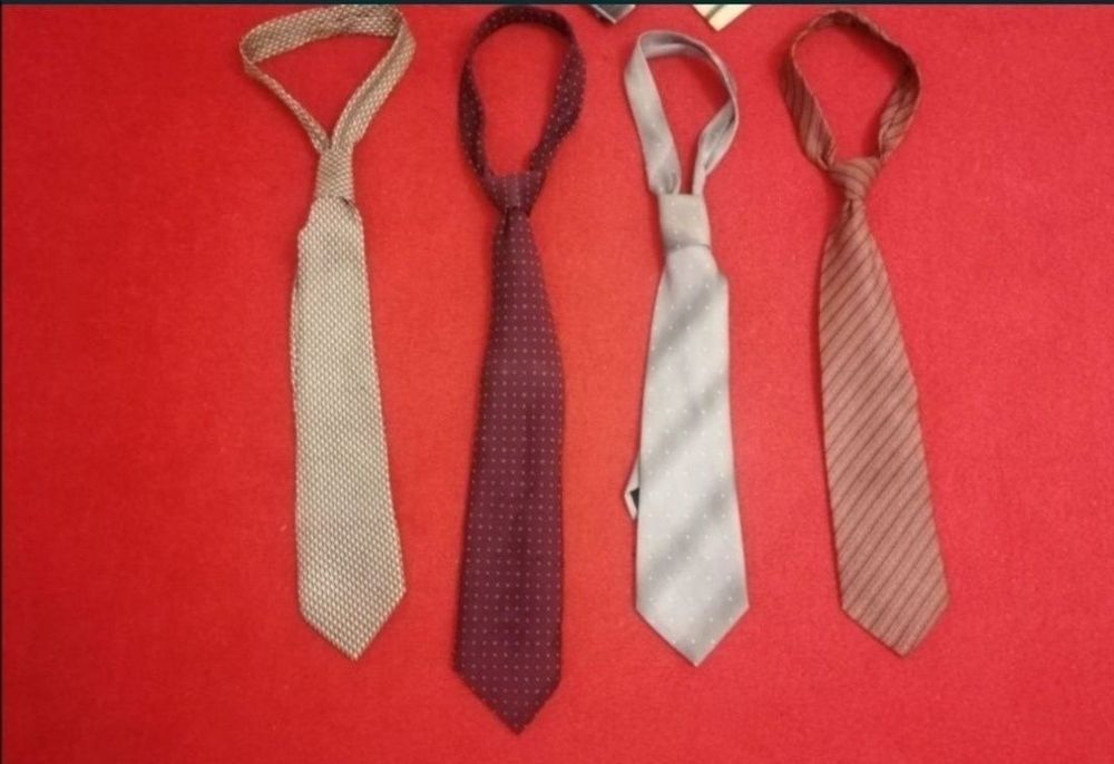 Krawaty męskie (cena za wszystkie 9 szt)