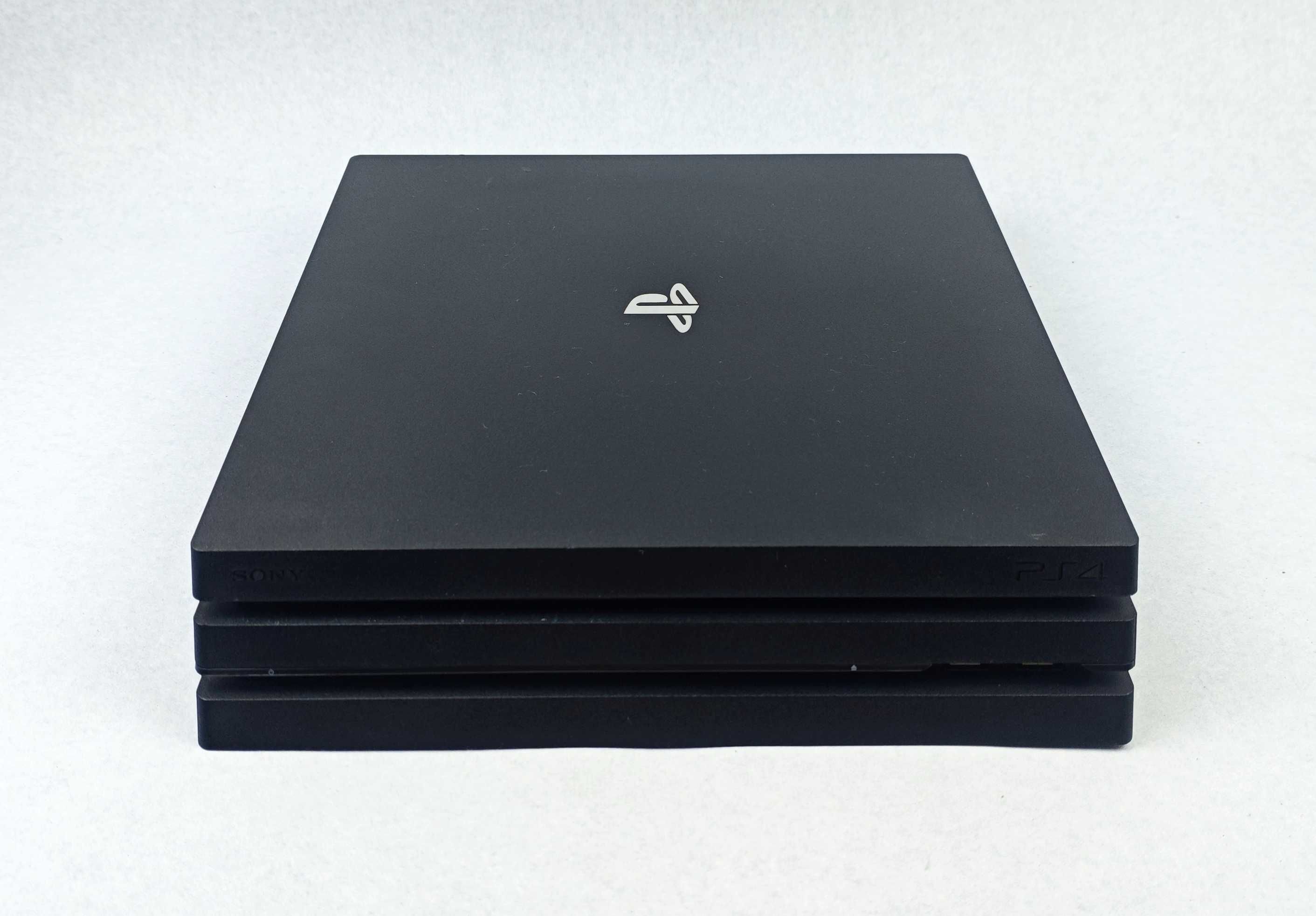 [PS4] Sony PlayStation 4 Pro 1Tb + 2 геймпади + Fifa 19