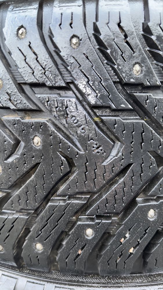 235/50/19 Nokian, TESLA Y