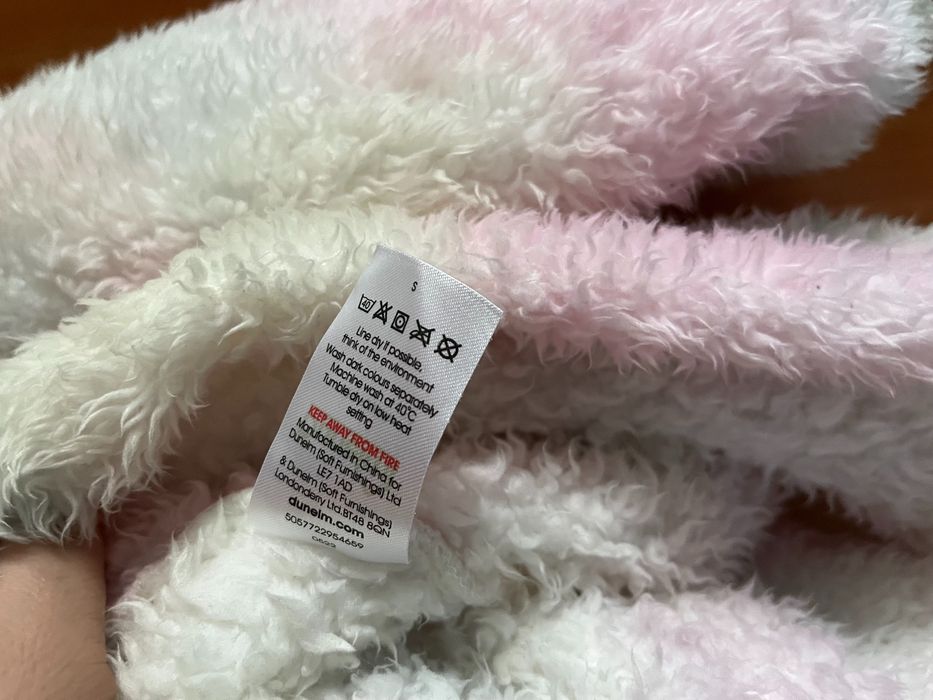 Puszysta bluza szlafrok snuddie na 116 - 122 cm.