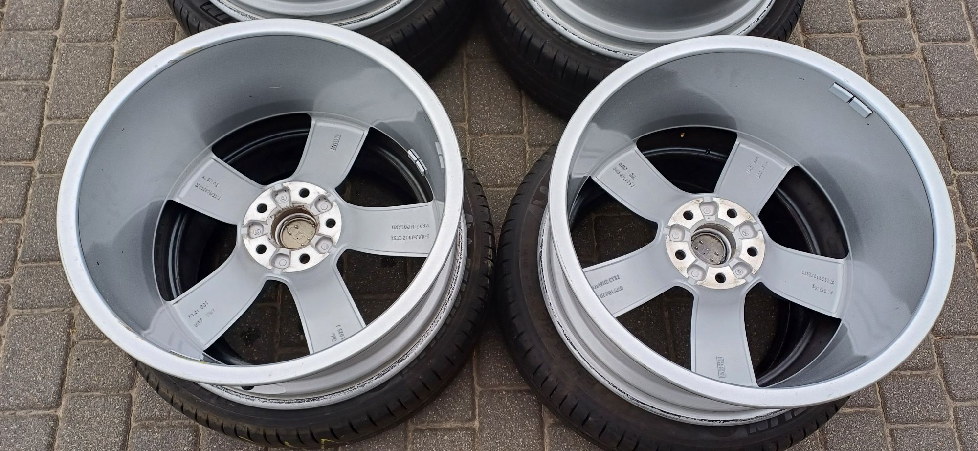 Alufelgi AUDI 8x19 cali , rozstaw śrub 5x112.
