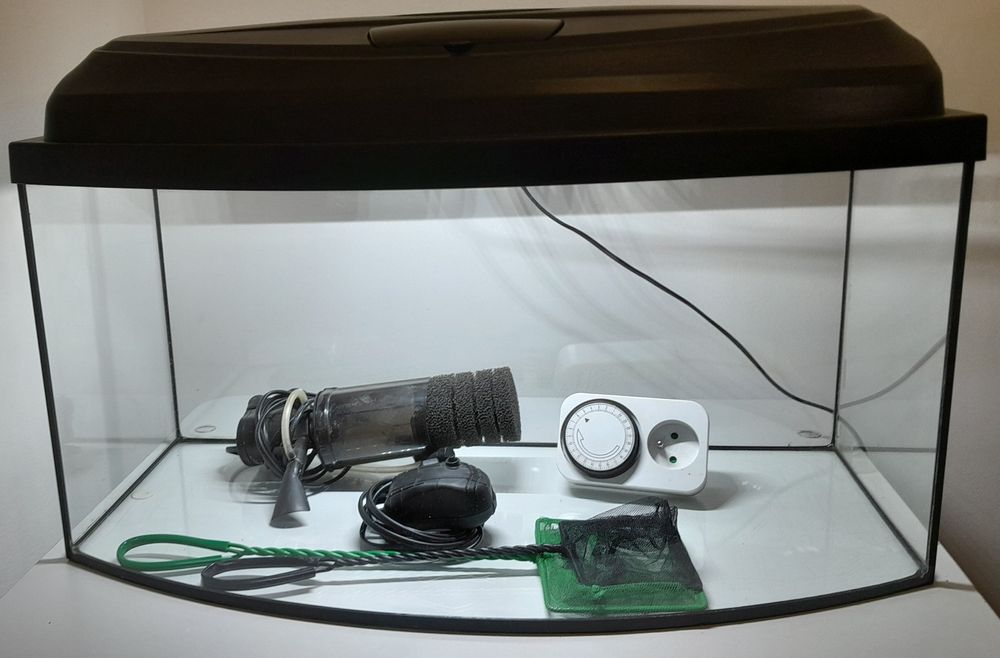 Akwarium 54/60l AQUASZUT zestaw lampka, pompka itp.  jak nowy