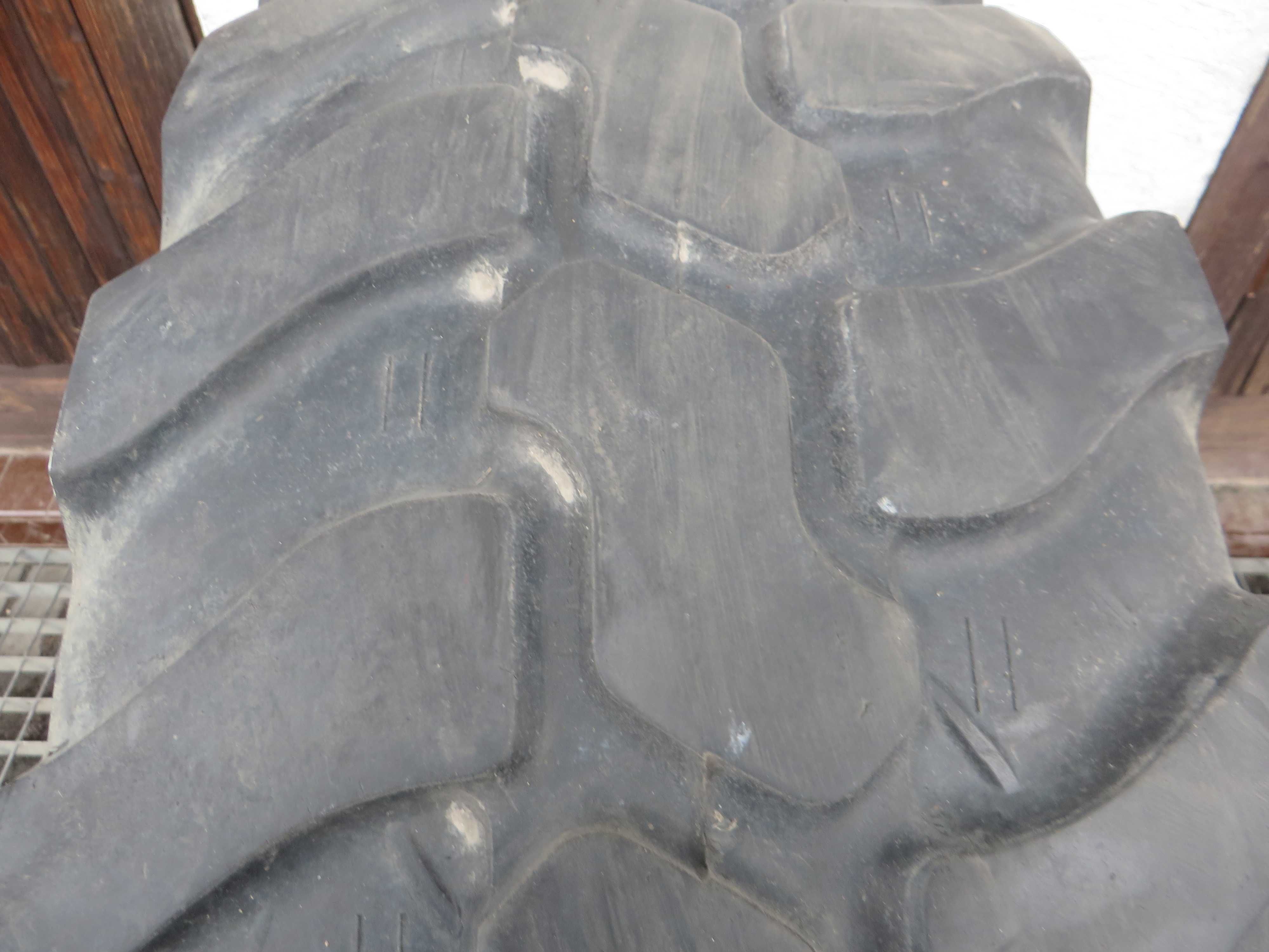 opona 405/70r24 DUNLOP