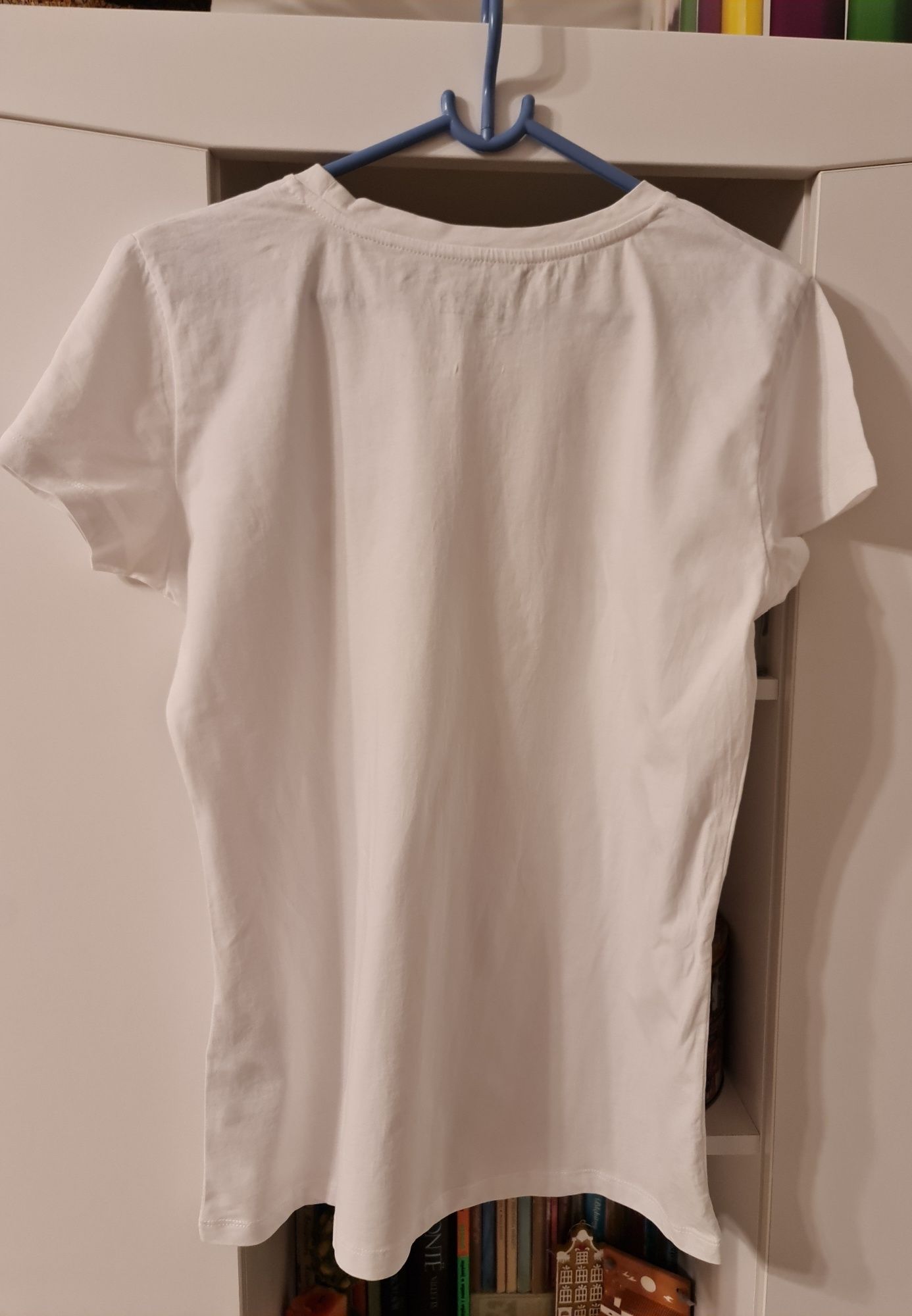 Biały t- shirt, koszulka Guess, złote logo