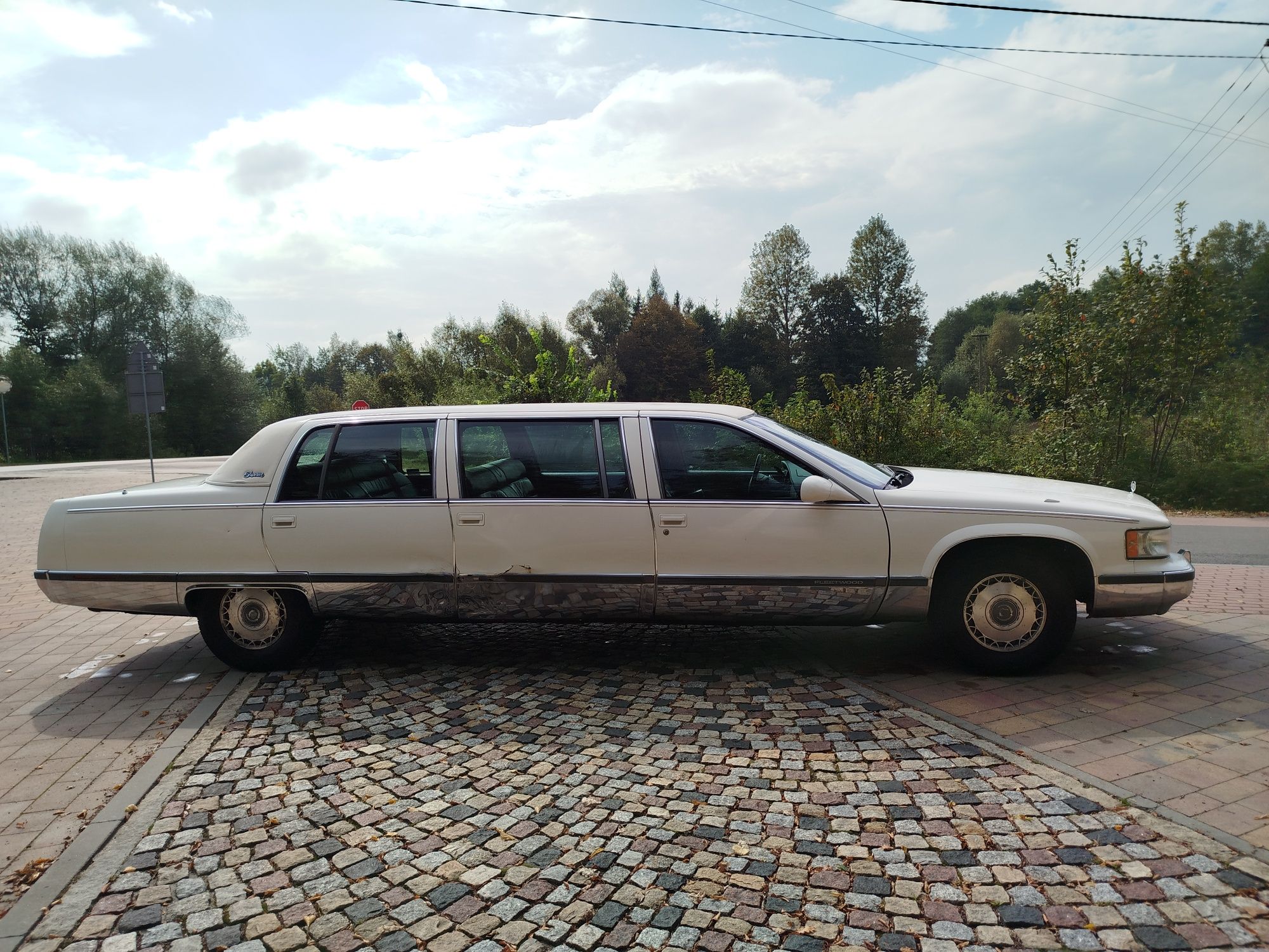 Cadillac Fleetwood Limuzyna V8 5.7 LT1