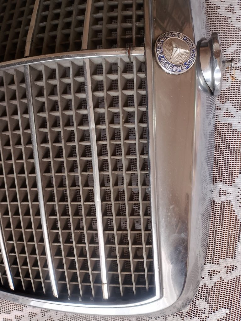 Grill przód Mercedes w114