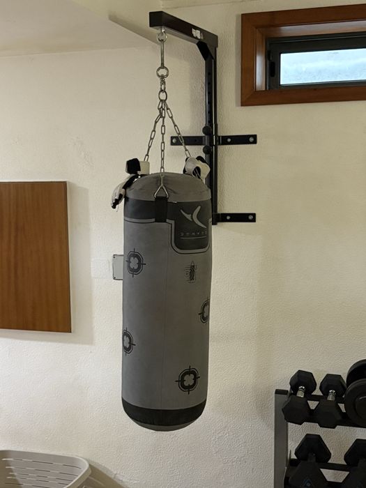 Saco boxe com suporte regulael em altura