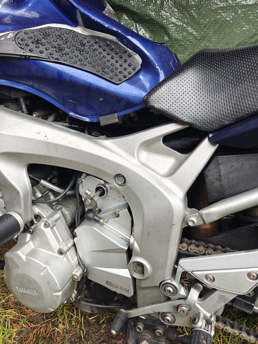 Yamaha FZ6 fazer rama z dokumentami